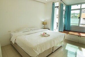 Standard Double Room | Minibar, bed sheets - Skutan Inn Sutthisan Nexus Opal (Bangkok)