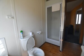 Basic House, Mountain View | Bathroom - Afriski Whistler Camp (Letseng)