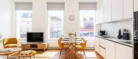 Fridge, microwave, oven, dishwasher