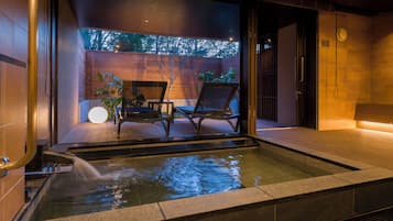 Banheira e chuveiro separados, banheiras de fontes termais