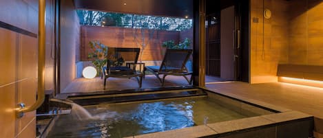 Separate tub and shower, spring water tub, hair dryer, electronic bidet