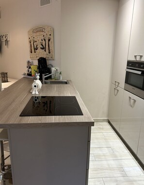 Private kitchen - Facing St Tropez 2-bedroom apartment for 4 per quiet garden private access. (Grimaud)