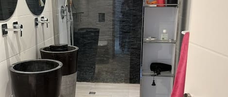 Hair dryer