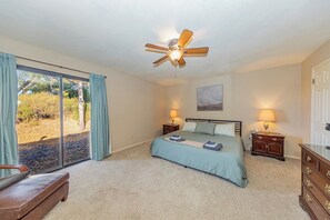 3 bedrooms, desk, iron/ironing board, travel crib