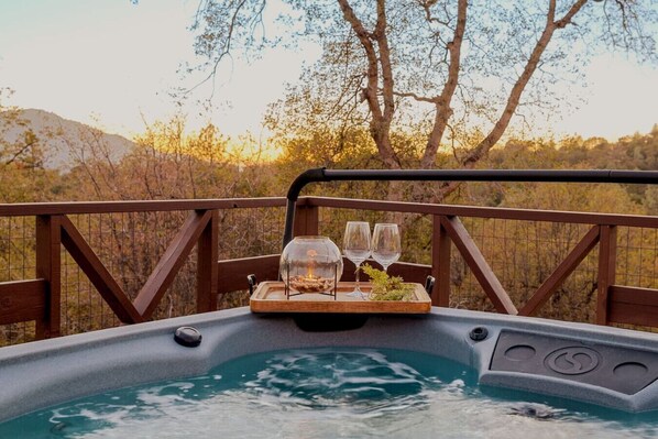 Outdoor spa tub