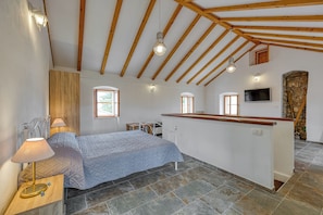 Familie appartement, 2 slaapkamers (Casa Lussingrande) | 2 slaapkamers, een bureau, gratis wifi, beddengoed