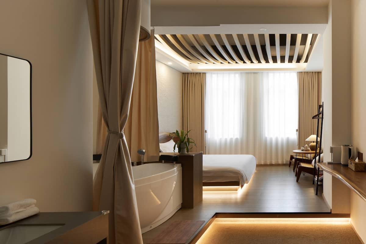 Superior Double Room, Courtyard View