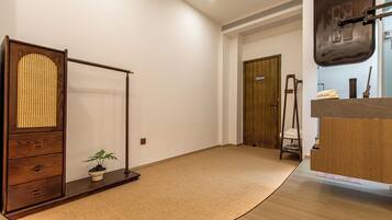2 bedrooms, premium bedding, down duvets, individually decorated