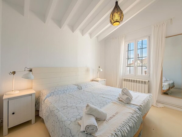 4 chambres, accès au Wi-Fi (inclus), literie fournie