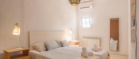 4 bedrooms, free WiFi, bed sheets