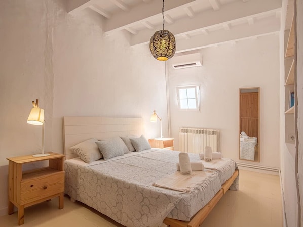 4 bedrooms, free WiFi, bed sheets