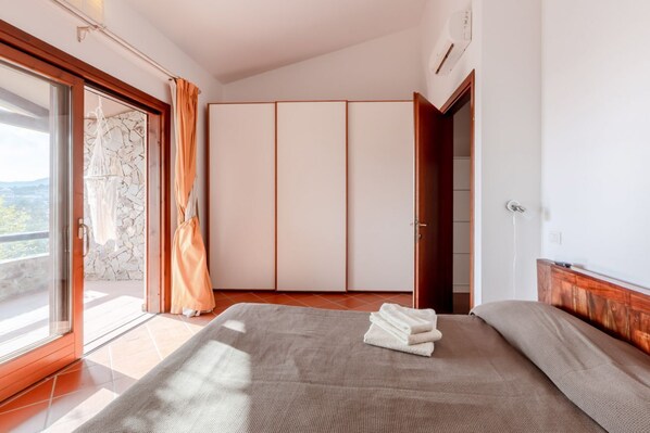 3 habitaciones, tabla de planchar con plancha y wifi 