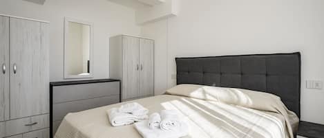 1 chambre, fer et planche Ă repasser, Wi-Fi, literie fournie