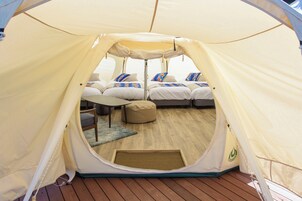 Hawaiians Large Tent(Non-smoking) | In-room safe, free WiFi, bed sheets