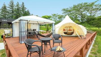 Hawaiians Large Tent(Non-smoking) | In-room safe, free WiFi, bed sheets