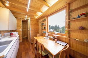 In-room safe, free WiFi, bed sheets