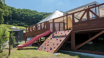Tente, non-fumeurs (Asobi Tent) | Coffres-forts dans les chambres, Wi-Fi gratuit, draps fournis