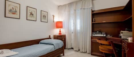 4 Schlafzimmer, Bügeleisen/Bügelbrett, WLAN, Bettwäsche