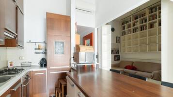 Micro-ondes, four, plaque de cuisson, lave-vaisselle