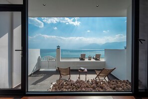 Suite estudio de lujo, vistas al mar | Terraza o patio