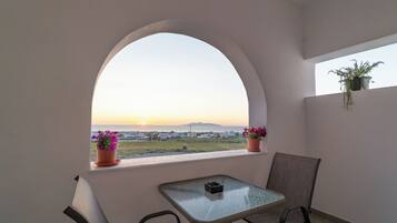 Elegant Suite with Sea View | Beach/ocean view