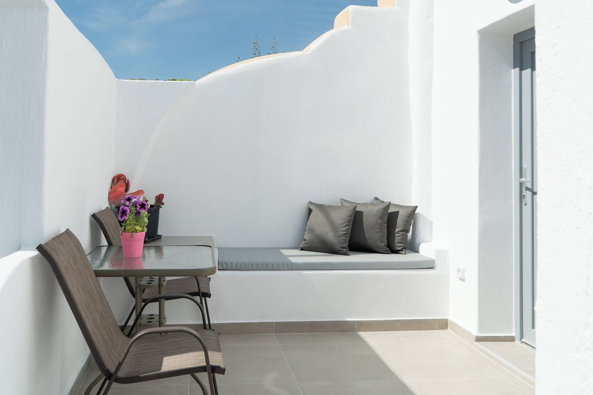 Elegant Suite with Sea View | 1 bedroom, individually decorated, individually furnished