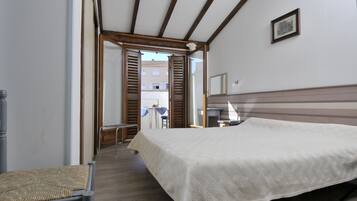 Superior Double Room | In-room safe, iron/ironing board, free WiFi