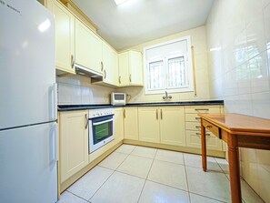 Fridge, microwave, oven, coffee/tea maker