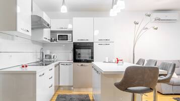 Fridge, microwave, oven, dishwasher