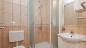 Shower, towels