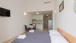 1 bedroom, free WiFi, bed sheets