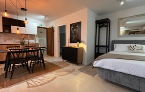 1 chambre, fer et planche à repasser, Wi-Fi gratuit, draps fournis