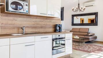 Fridge, microwave, oven, dishwasher