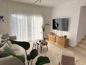 Smart-TV, Bücher, Computerbildschirme