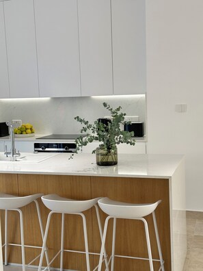 Microwave, oven, stovetop, dishwasher