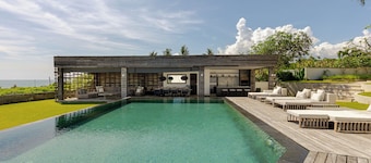 20% Off Early Booking-Beachfront 5BR Bali Villa: Beach Club, Fully staffed, Chef