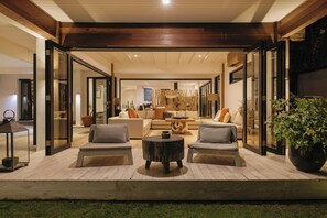 Terrace/patio - Luxury Beachfront Villa in Bali. Beach Club. 2 Pools. 5 bedrooms. Chef & Driver. (Cemagi, Mengwi, Badung Regency)