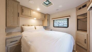 Basic Room, 1 Bedroom (Poplar (Mountain View /BBQ)) | 1 bedroom, free WiFi