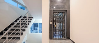 Fabhotel Three Waves