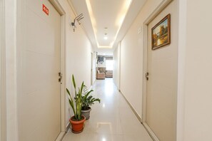 Lobby - FabHotel Indian Suites - Near ITPL Main Road, Brookefield (Bangalore)