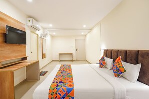 Egyptian cotton sheets, premium bedding, in-room safe, free WiFi