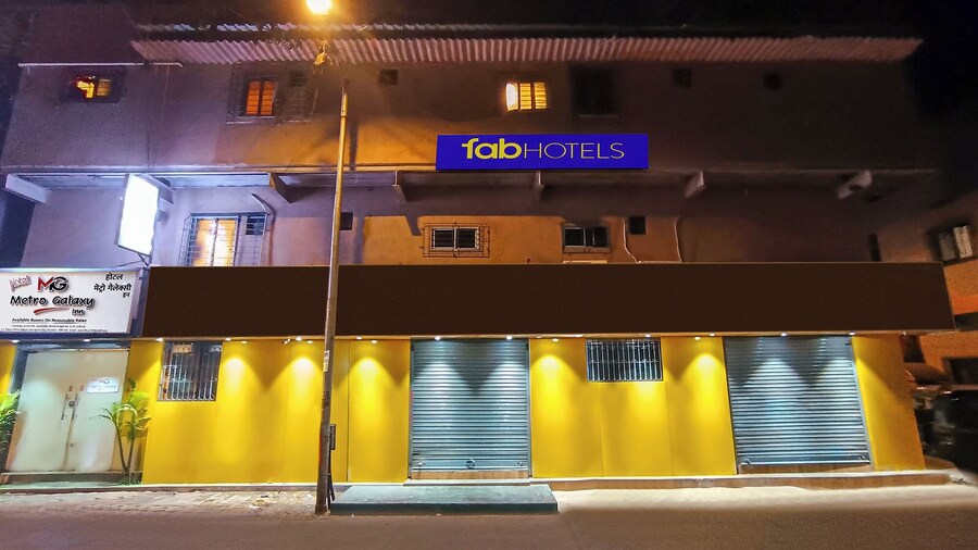 Fabexpress Metro Galaxy Inn