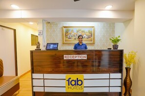 Reception - FabHotel Metro Galaxy Inn (Mumbai)