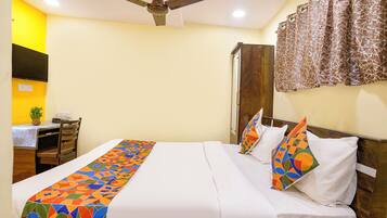 Deluxe Room | Egyptian cotton sheets, premium bedding, in-room safe, free WiFi