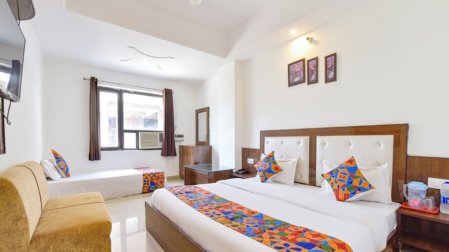 Fabhotel Nakshatra Palace