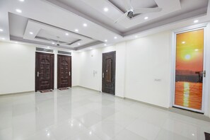Lobby - Fabhotel Trident (New Delhi)
