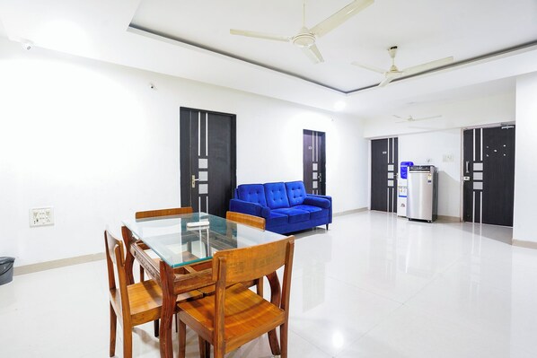 Lobby sitting area - FabHotel Rio House Apartment (Mumbai)