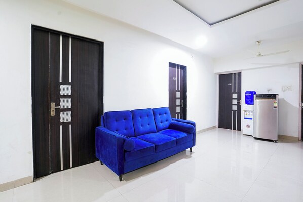 Lobby sitting area - FabHotel Rio House Apartment (Mumbai)