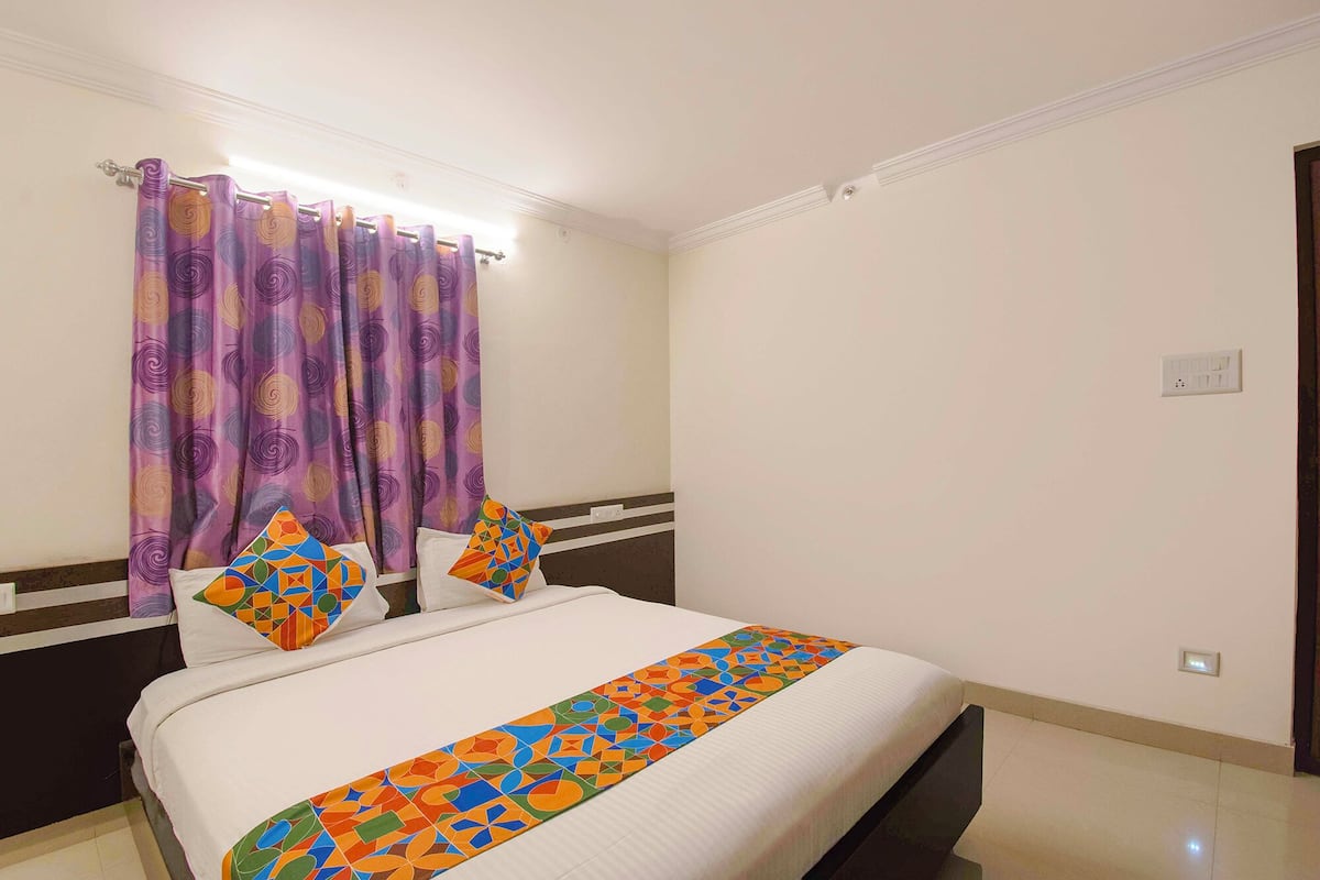 Egyptian cotton sheets, premium bedding, in-room safe, free WiFi