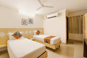 Egyptian cotton sheets, premium bedding, in-room safe, free WiFi